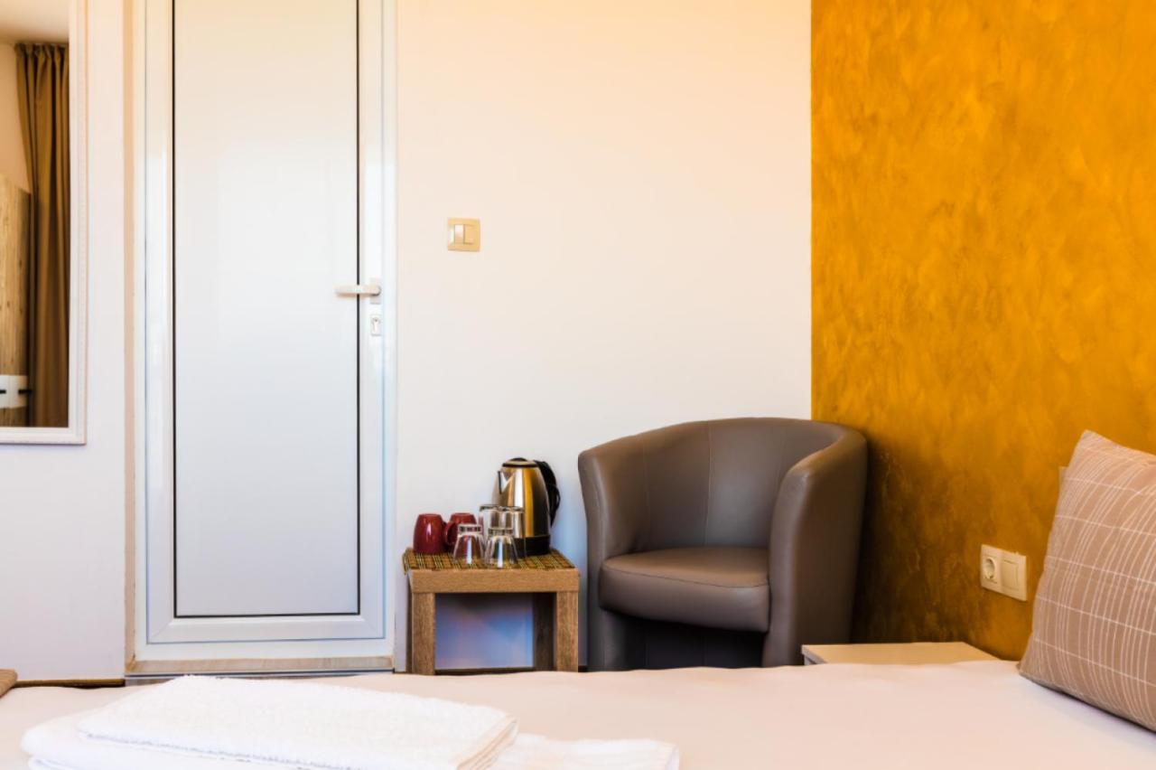 Guest House Theona オブゾー エクステリア 写真